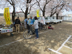 自転車点検のようす