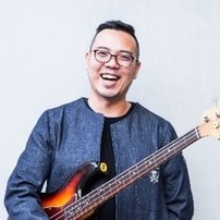 フレットレスベース奏者 織原 良次さん