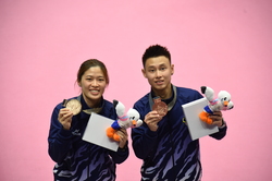 マレーシアデフリンピックバドミントン選手銅メダル写真